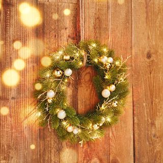 Wreath with christmas balls