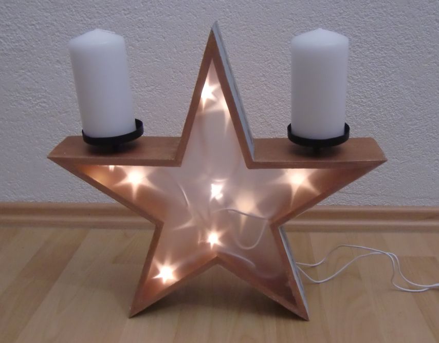 Leuchtender Weihnachtsstern im Metallic-Look