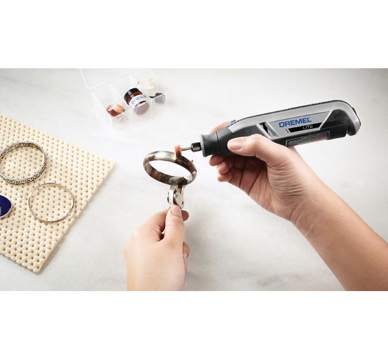 Dremel 7760 Lite, 15 tlg. Zubehör, Akku-Multitool, USB-Kabel