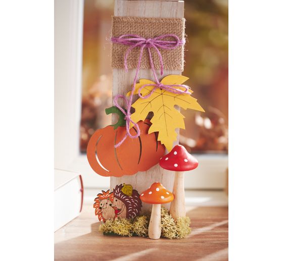Wooden decoration pendant "Maple leaf"