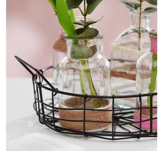 Drahtkorb mit 6 Glasflaschen