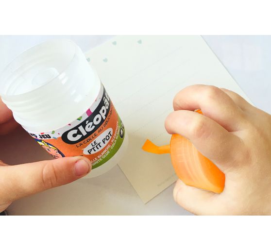 Cléopatre P'tit Pot glue with integrated spatula, 35 g