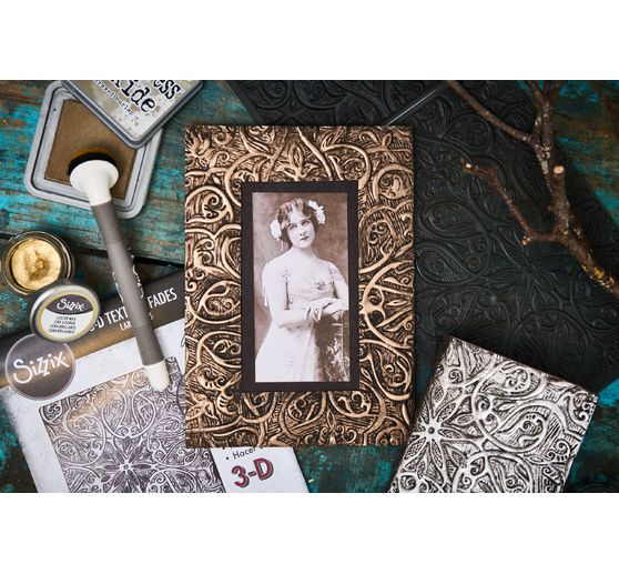 Sizzix A5 Prägeschablone "Engraved by Tim Holtz"