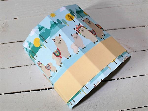 Basteln mit Papier zur Einschuldung. Süße Schultüte als Geschenkidee zur Einschulung
